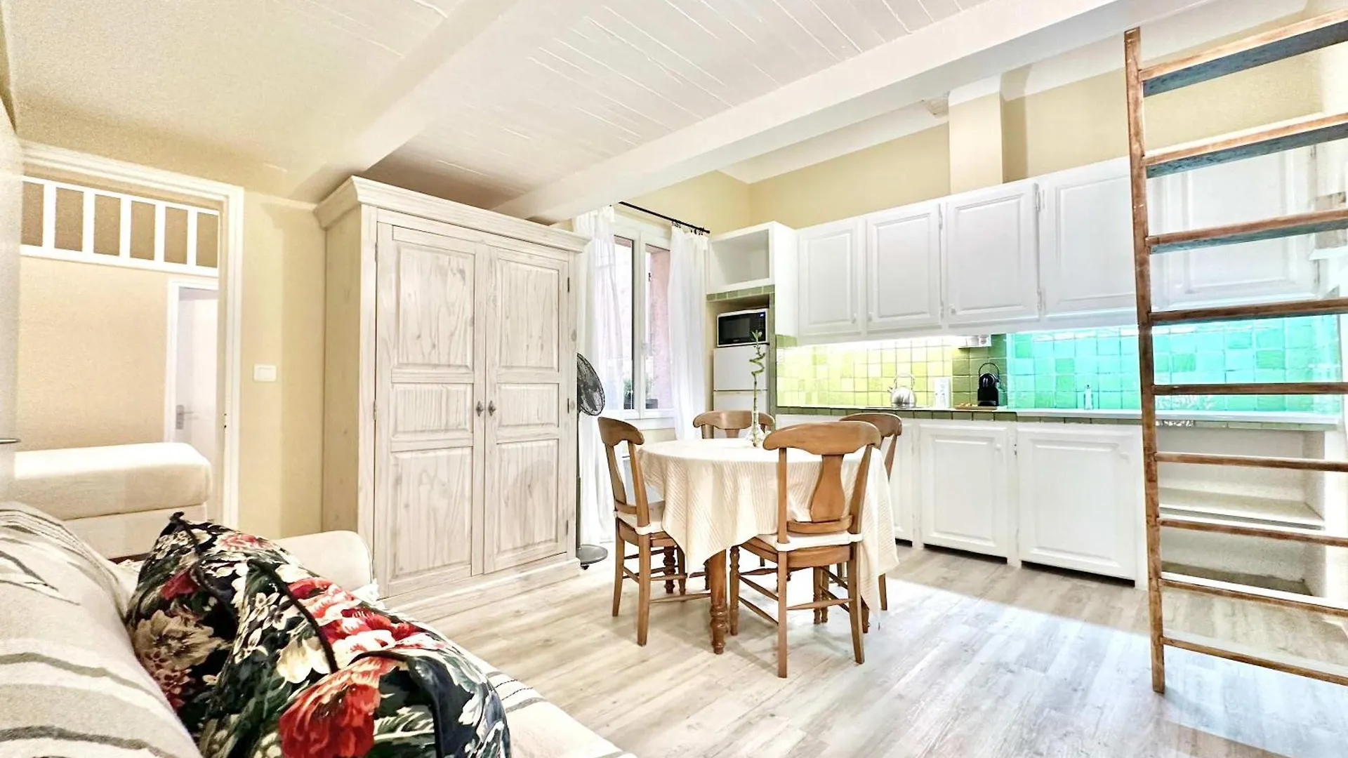 Ersextius, Mjd, Aix-En-Provence Apartment 0*,
